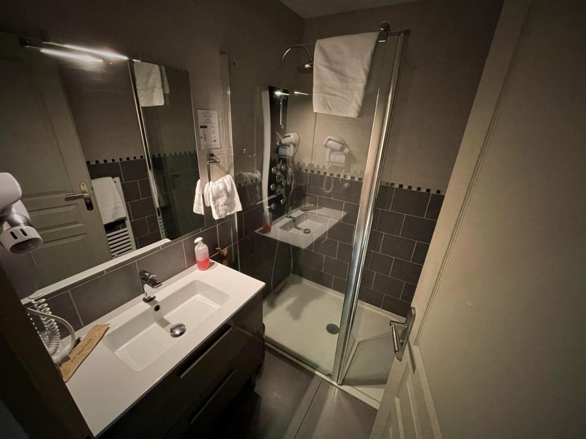 Hotel-Restaurant Des Voyageurs Le Cheylard Eksteriør bilde