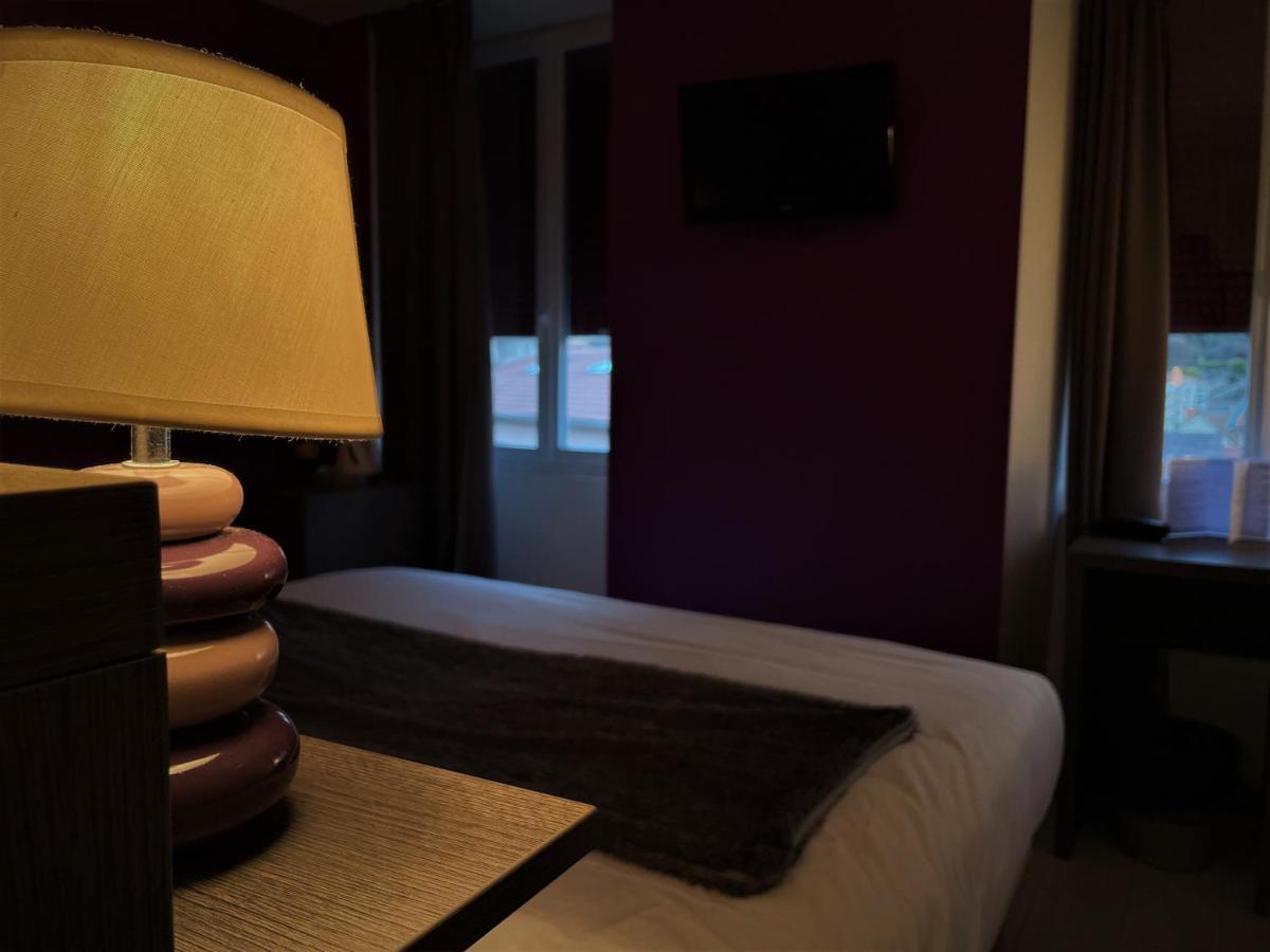 Hotel-Restaurant Des Voyageurs Le Cheylard Eksteriør bilde