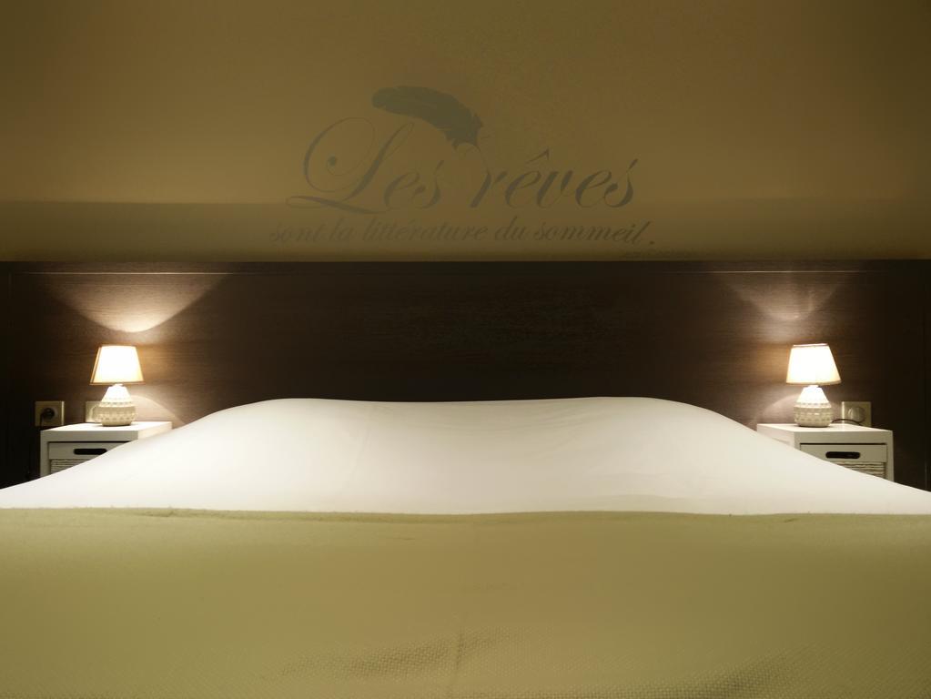 Hotel-Restaurant Des Voyageurs Le Cheylard Eksteriør bilde